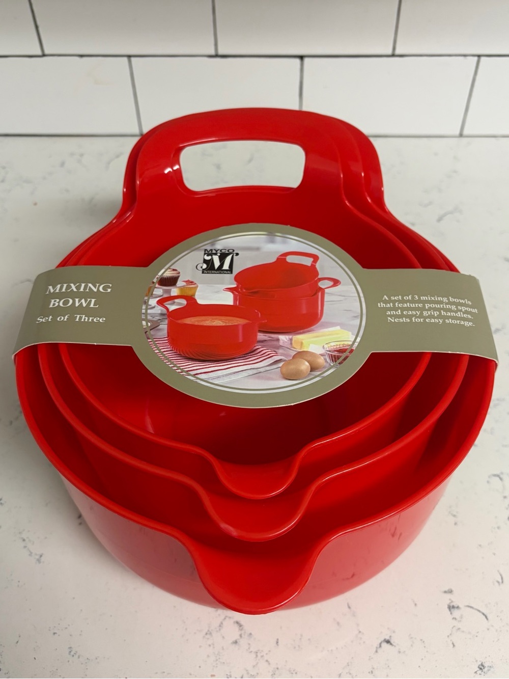 NWT, 3-Piece Nesting Red Mixing Bowls with Handle & Pour Spout